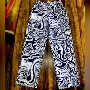 Black and white patterned pants for sale! Only worn once, in great condition!